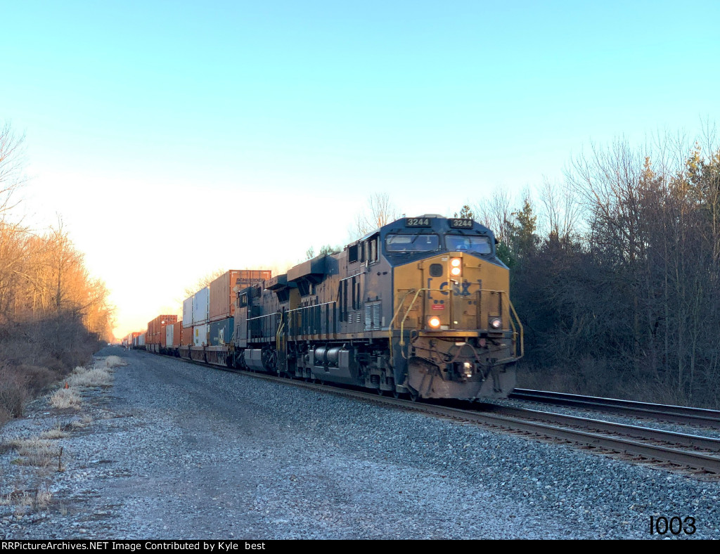 CSX 3244 on I003